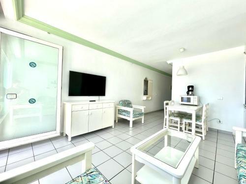 Bonito Apartamento Con Wifi, Acceso En La Playa Aguila
