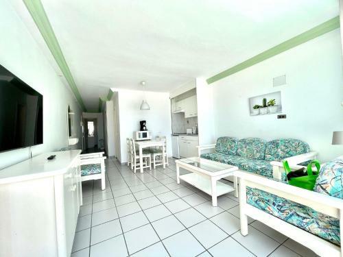 Bonito Apartamento Con Wifi, Acceso En La Playa Aguila