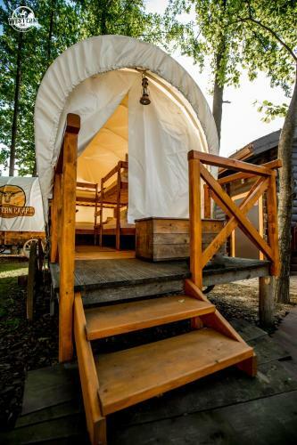 Hotel Western Camp Resort