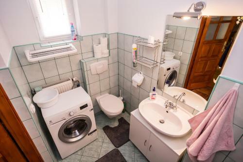 Ruda Przysta?-dom Dla Jednej Grupy Os�b