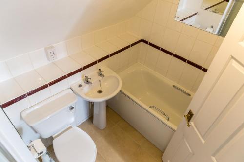Hostal Cricket Field House