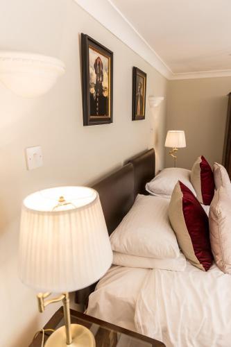 Hostal Cricket Field House