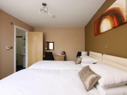 Bed & Breakfast Emlyn Arms