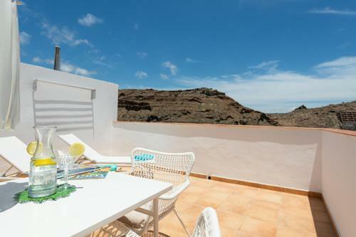 Apartment With Terrace And Sea Views