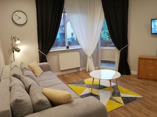 Green Yew Apartment