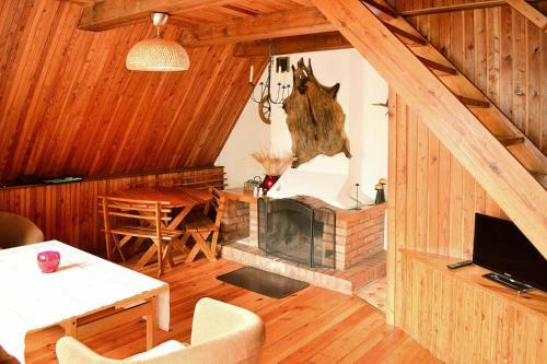 Holiday Home, Zuromino