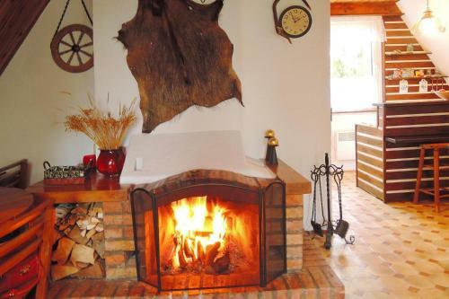 Holiday Home, Zuromino