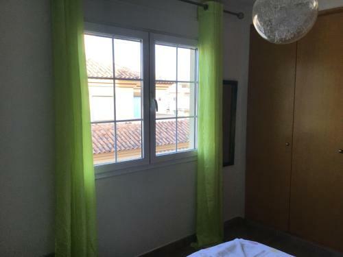 Bed & Breakfast Double Room With Shared Bathroom And Shared Communal Areas R4
