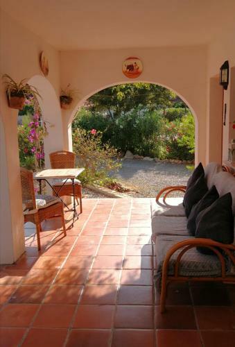 Studio Apartment In Grosser Villa Mit Pool