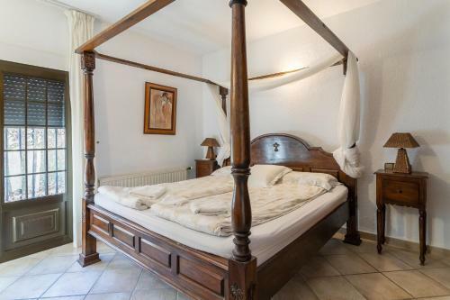 Beautiful Villa For Large Groups