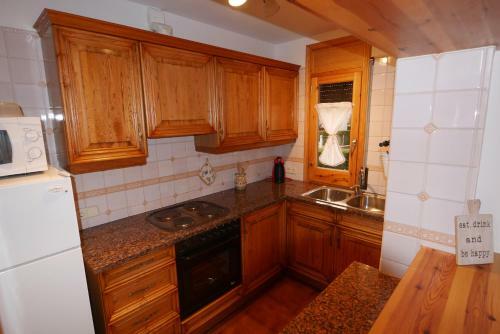 Cozy Apartment In Alp