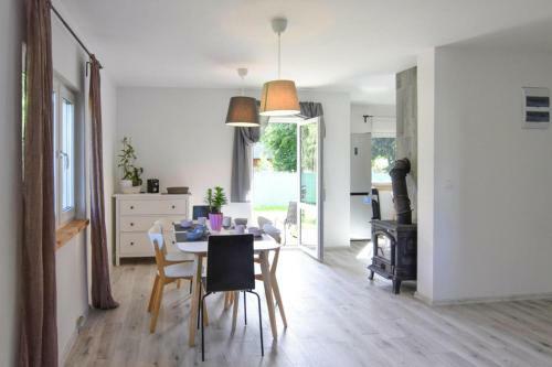 Holiday Home, Debina