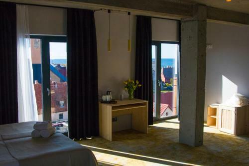 Hotel Amber Port