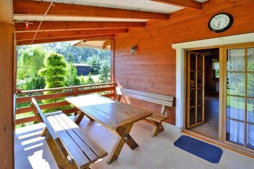 Holiday Home, Oswino