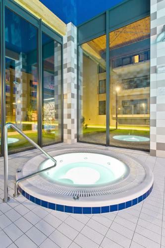 5 M�rz Apartament Adam I Ewa