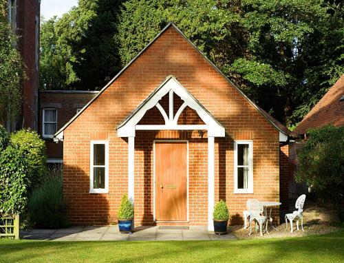 Ebury Serviced Apartments