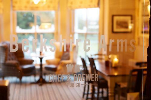 Hotel Berkshire Arms By Good Night Inns