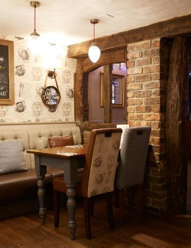 Hotel Berkshire Arms By Good Night Inns