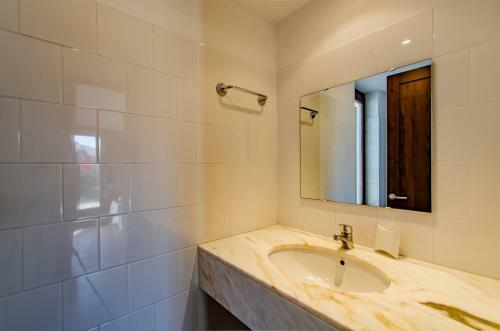 3 Bedroom Villa, Private Pool, Biniancolla, Near Punta Prima