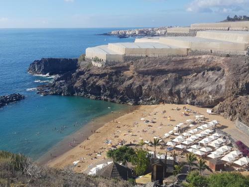 Chalet With Sea Views And Free Parking