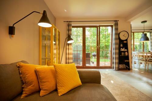Seayou Yellow House