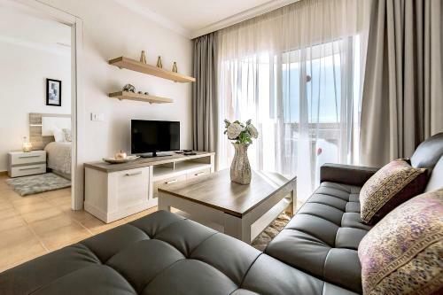 Ocean Pearl Apartment