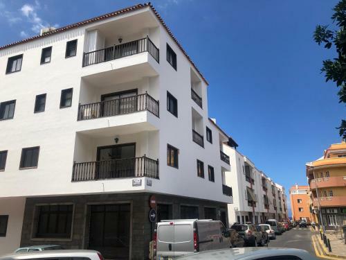 Los Angeles 3 Bed Apartment With Pool