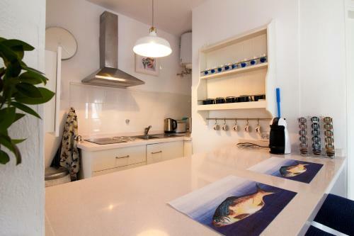 Los Angeles 3 Bed Apartment With Pool