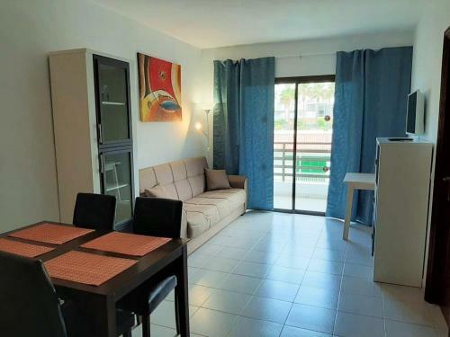 Apartment 100 Meters From The Beach.