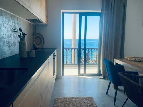 3 Bedroom Ocean Shore Apartment