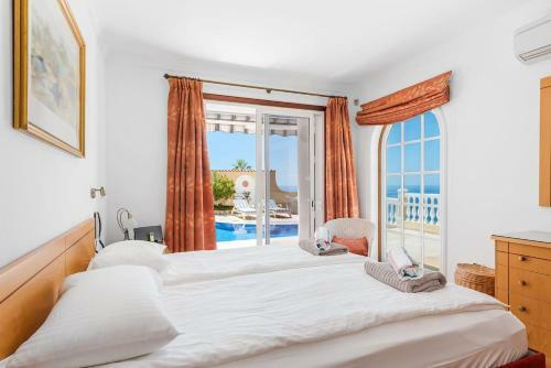 Los Gigantes Cliffs And Ocean Front Villa