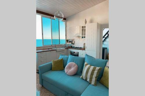 Large 150 M2 Apartment, Nice View And Location !
