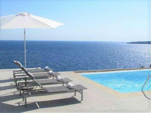 Excellent Seafront Villa In Cala Pi