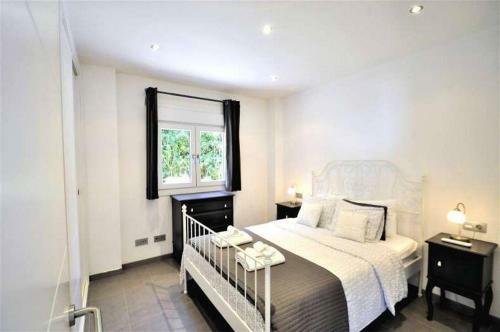 Excellent Seafront Villa In Cala Pi