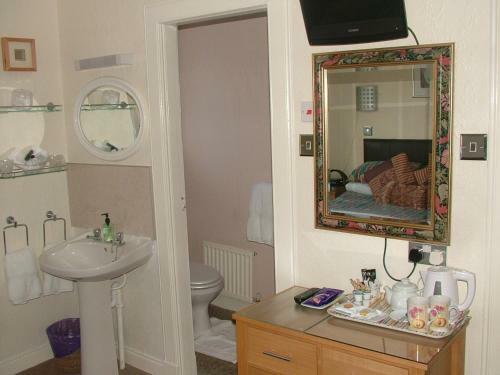 Hostal Braeside Guesthouse