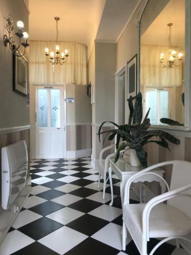 Hostal Castle Hill Guest House