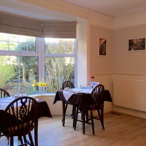 Hostal Longmead House