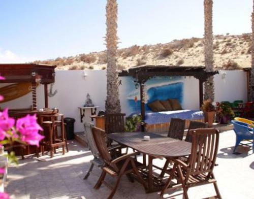 Beverley Hills Villa - 4 Apartments & Private Pool