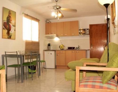 Beverley Hills Villa - 4 Apartments & Private Pool