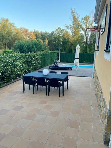 Agradable Y Tranquila Casa Con Piscina