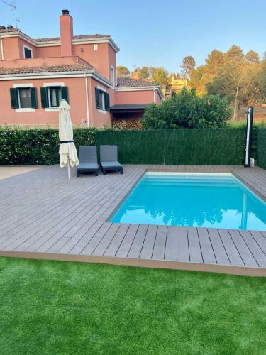 Agradable Y Tranquila Casa Con Piscina