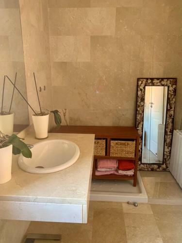 Agradable Y Tranquila Casa Con Piscina