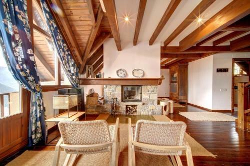 Casa Mont Romies By Totiaran