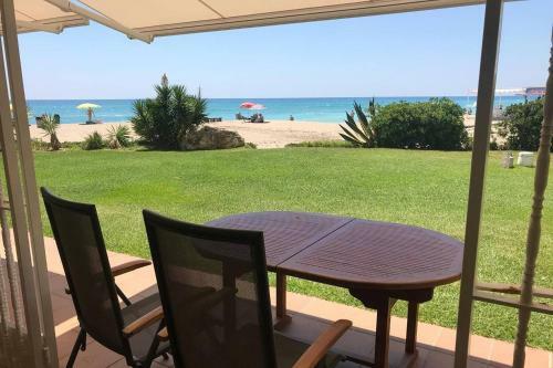 Amazing In Front Of The Sea Apartment