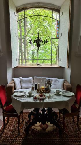 Bed & Breakfast Pa?ac Piszkowice