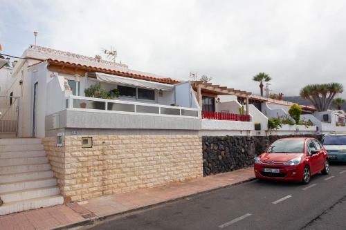 Chalet Adosado Con Terraza Y Azotea