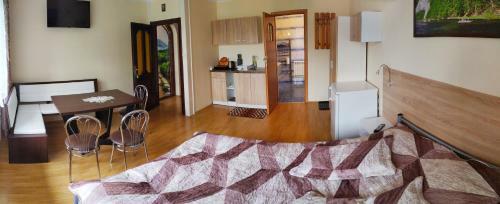 Hostal Noclegi Arenda