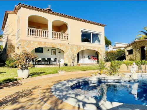Villa Vilar D'aro By Costabravaway