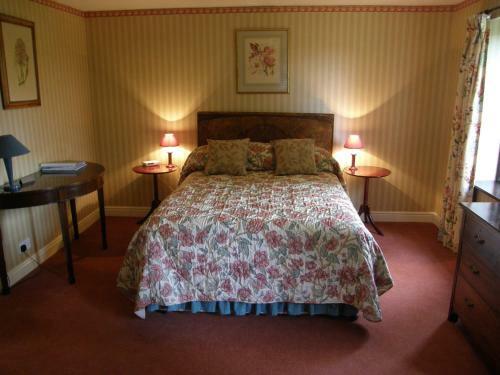 Bed & Breakfast Threeways House
