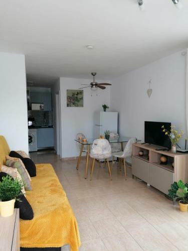Castillo Holiday Apartment- Puerta Del Sol 245